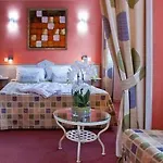 Beau Site Hotell 3*