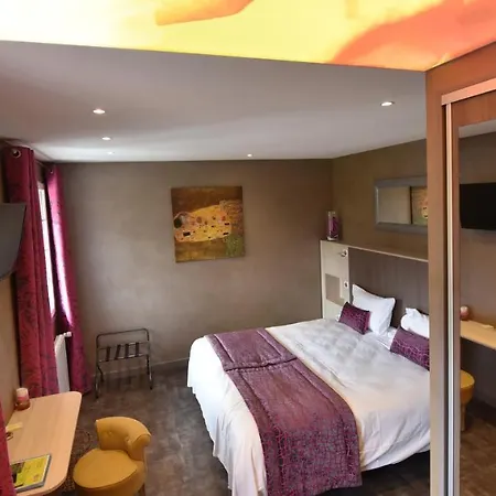 Logis Beau Site Hotel Loubaresse (Cantal)