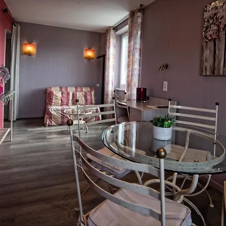 Hotel Logis Beau Site Loubaresse (Cantal)