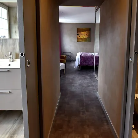 فندق Logis Beau Site 3*