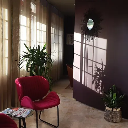 Logis Beau Site فندق