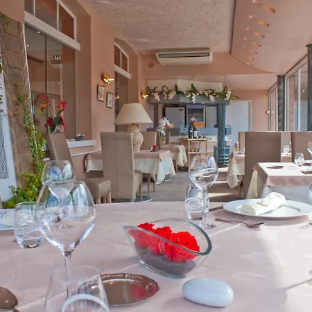 Logis Beau Site 3* Loubaresse (Cantal)