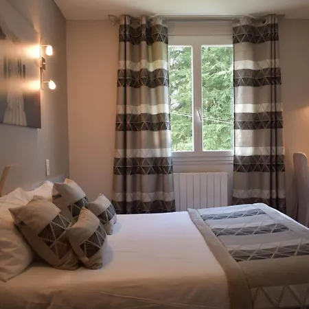 Hotel Logis Beau Site Loubaresse (Cantal)