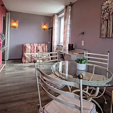 ホテル Logis Beau Site