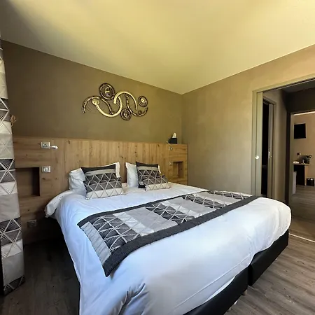 Hotel Logis Beau Site Loubaresse (Cantal)