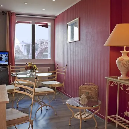 Hotel Logis Beau Site 3*