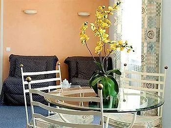 Logis Beau Site فندق Loubaresse (Cantal)