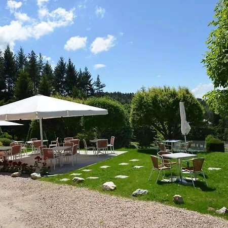 فندق Logis Beau Site Loubaresse (Cantal)